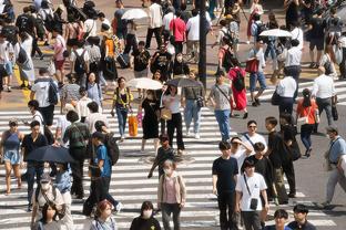 状态不错！福克斯半场9中6拿下13分4板6助